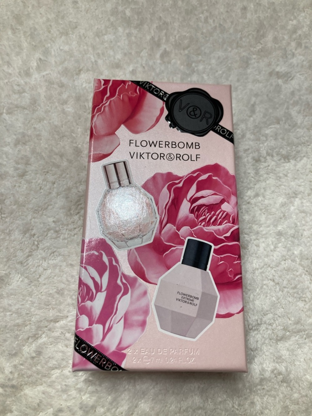 Viktor & Rolf Flowerbomb Gift Set – Pink and Black Accents